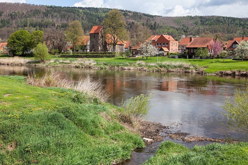 View over the Weser River to the village of Hemeln, part of Hann. Münden, district of Göttingen, Lower Saxony, Germany