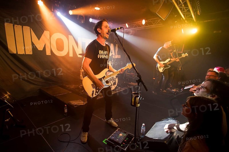 Yonas (singer and guitarist) and Deer (singer and bassist) from Montreal live on the club tour for the new album Im Achteck nichts Neues at Cassiopeia in Berlin on 08.05.2024