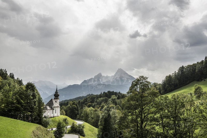 Maria Gern pilgrimage church, view of the Watzmann, Berchtesgarden Alps, Berchtesgaden, Berchtesgadener Land, Upper Bavaria, Bavaria, Germany