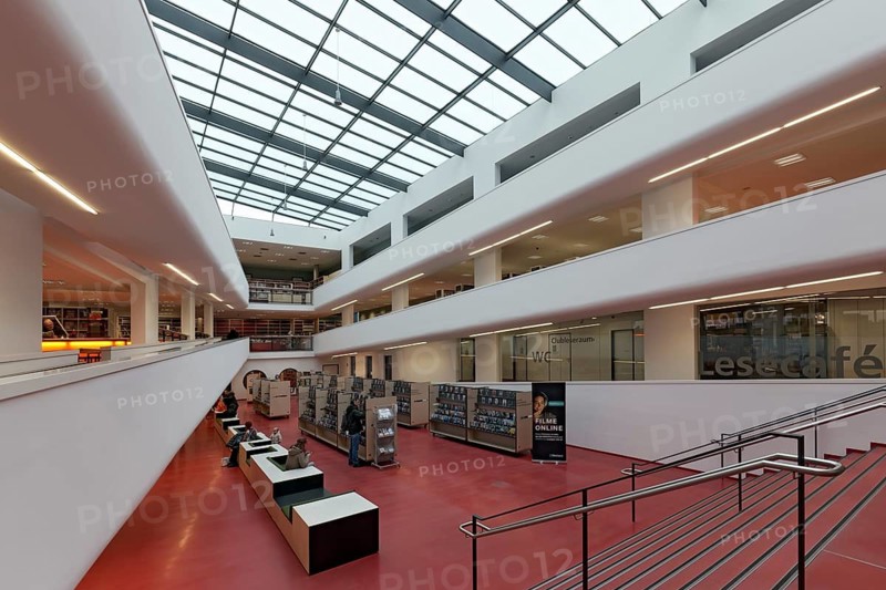 Krefeld media centre, library, hall with glass roof, Krefeld, North Rhine-Westphalia, Germany