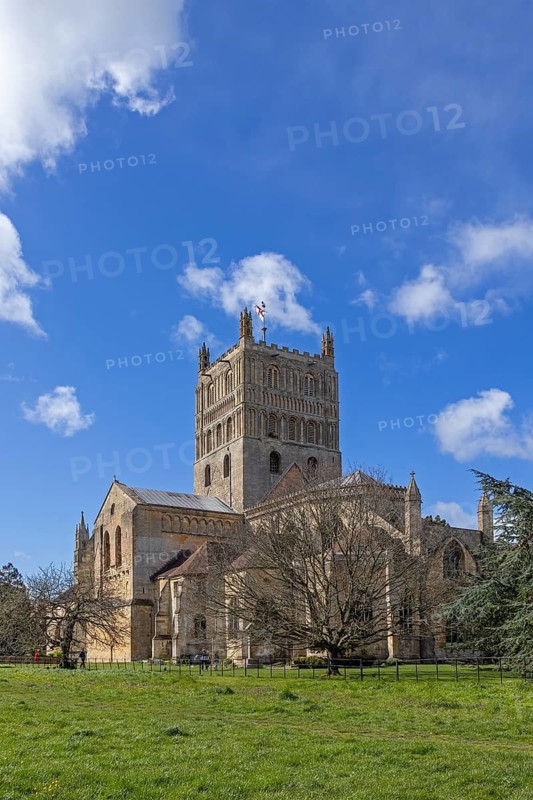 Former abbey church, flag, Tewkesbury, Gloucestershire, England, Great Britain