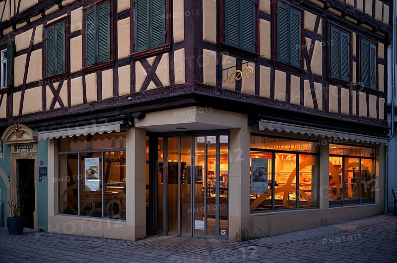 Renz coat of arms, today bakery, half-timbered house, Schiller town Marbach am Neckar, evening light, Baden-Württemberg, Germany