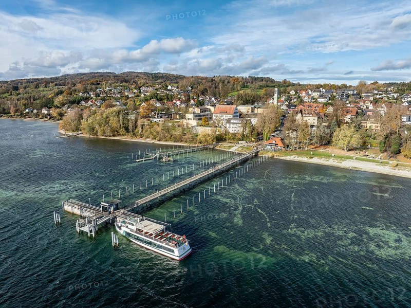 Aerial view of the municipality of Gaienhofen on the south side of the Höri peninsula with the marina, jetty and Gaienhofen Castle, now a school campus and grammar school, Lake Constance, Constance district, Baden-Württemberg, Germany