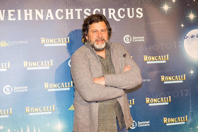 Hans-Jochen Wagner at the premiere of the 20th Original Roncalli Christmas Circus in Berlin's Tempodrom on 20 December 2024
