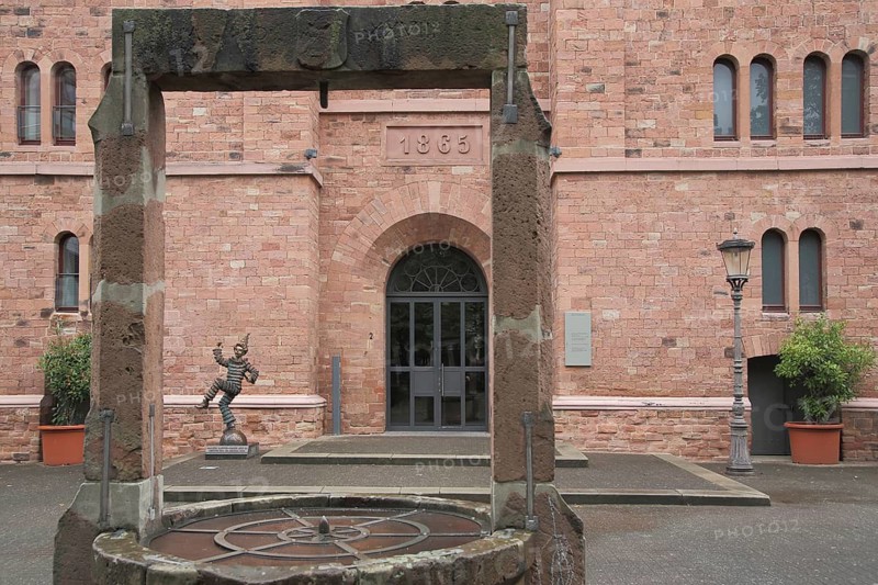 Historic Fountain and Sculpture, Fool, Shrovetide, Proviant Magazine, Mainz, Rhineland-Palatinate, Germany