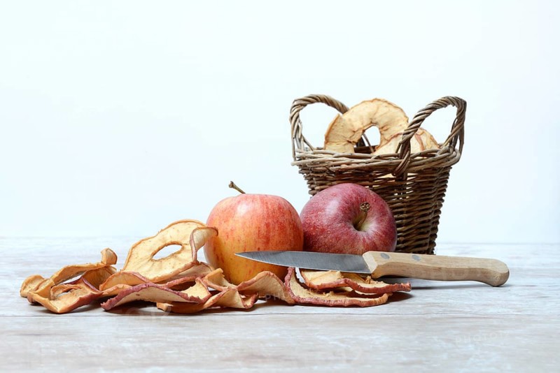 Apples and dried apple rings, dried fruit