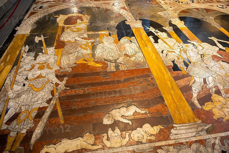 Interior of colorful marble decoration, Siena Cathedral or Cattedrale di Santa Maria Assunta, Siena, Tuscany, Italy