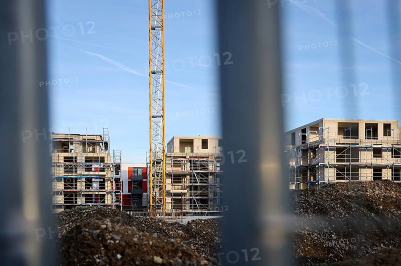 Bedburg, North Rhine-Westphalia, Germany, residential construction, new construction of multi-family residential buildings, new construction project, four-storey residential complex, one third of the flats are publicly subsidised, freely financed for rent and for purchase as condominiums