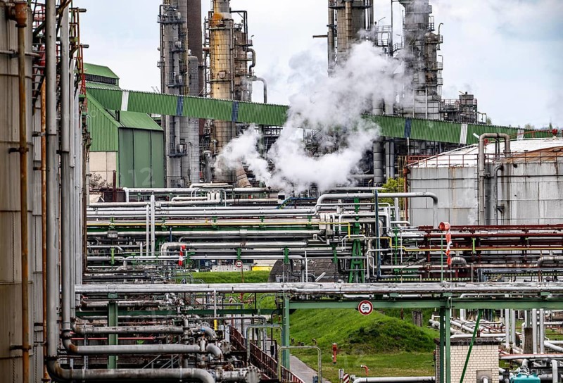 Ruhröl refinery, BP Gelsenkirchen, now BP Refining & Petrochemicals GmbH, tanks and plant in Gelsenkirchen-Horst, North Rhine-Westphalia, Germany