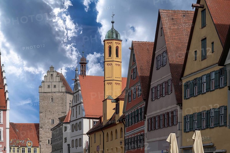 Historic residential buildings, Heilig Geist hospital church, behind the Rothenburg gate around 1390, Dinkelsbühl, Bavaria, Germany