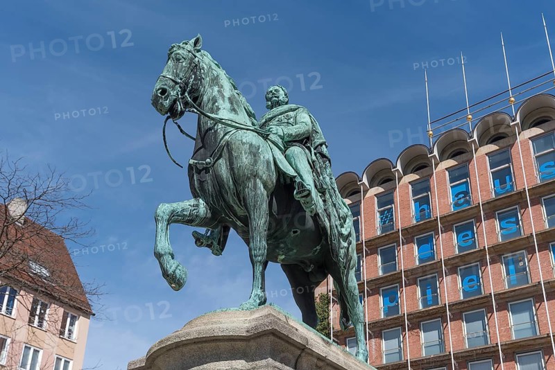 Equestrian statue of Wilhelm I in front of the former Pellerhaus façade, Nuremberg, Middle Franconia, Bavaria, Germany