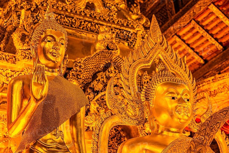 Gilded Buddha statues, Buddhist temple complex Wat Phra That Si Chom Thong, near Chiang Mai, Chiang Mai Province, Thailand