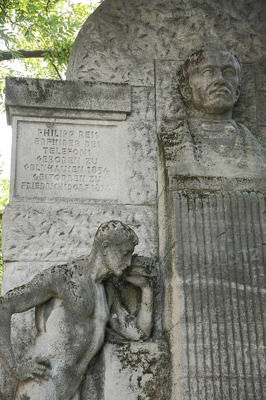 Monument to physicist Johann Philipp Reis 1834-1874, inventor, from, telephone, Eschenheimer Anlage, city centre, Main, Frankfurt, Hesse, Germany