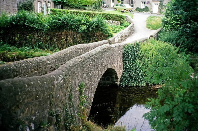 Brokken Bridge, Clapham Beck, Clapham, Yorkshire dales national park, north Yorkshire, England, UK 1977