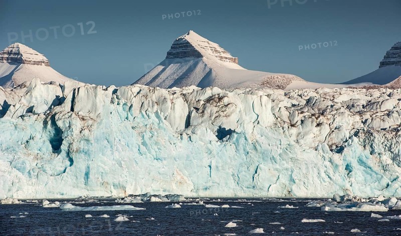 Two of the three mountains: Tee Kroner (Three Crowns), Kronebreen or Kronengletscher Glacier, Kongsfjord or Kongsfjorden, the Svalbard archipelago, Svalbard, Norway