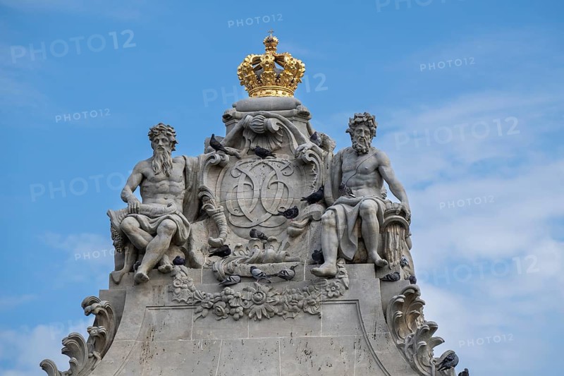 Marble sculptures, crown, coat of arms, entrance to Christiansborg Palace, Danish Parliament, Folketinget, Copenhagen, Denmark