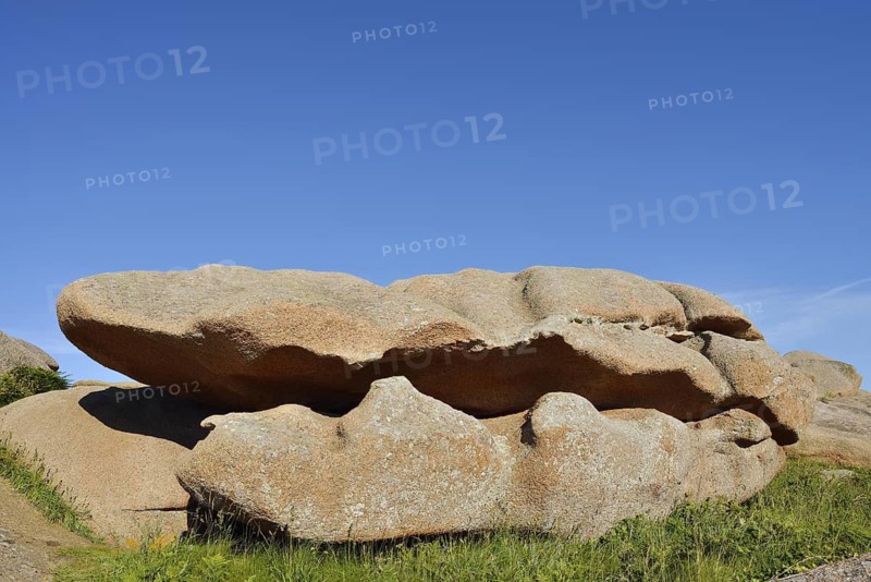 Granite rocks on the coast, Cote de Granit Rose near Ploumanac'h, Cotes-d'Armor, Brittany, France