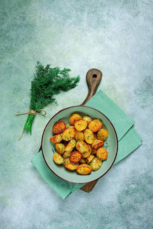 Baked new potatoes, with butter and dill, homemade, no people