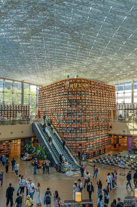 Starfield Library, Byeolmadang Doseogwan on the ground floor of Coex Shopping Mall in Samseong-dong, Gangnam-gu, capital city Seoul, South Korea