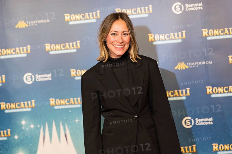 Sina Tkotsch at the premiere of the 20th Original Roncalli Christmas Circus in Berlin's Tempodrom on 20 December 2024