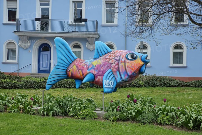 Anniversary fish sculpture by Daniel Ferino 2001, modern art, colorful heraldic animal, Fischerstraße, Kaiserslautern, Rhineland-Palatinate, Germany