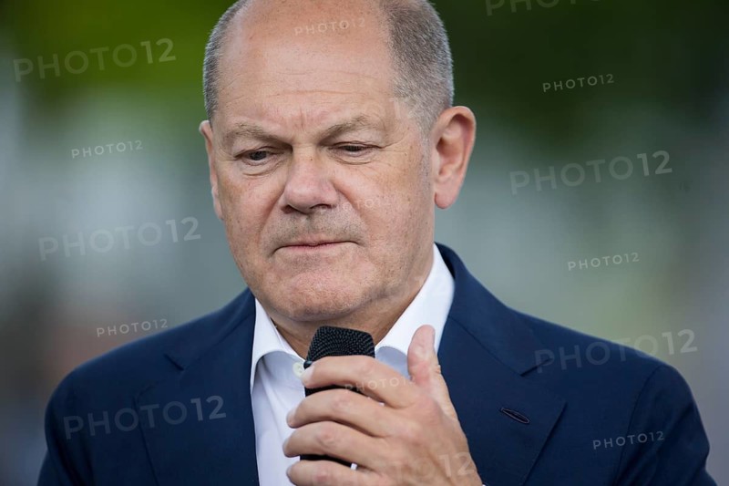 Olaf Scholz (Federal Chancellor, SPD) at the Germany Dialogue on the topic Together for Democracy in the dialogue forum at Celebrating Democracy. / The Basic Law turns 75, together it will be a celebration, Berlin, 24.05.2024