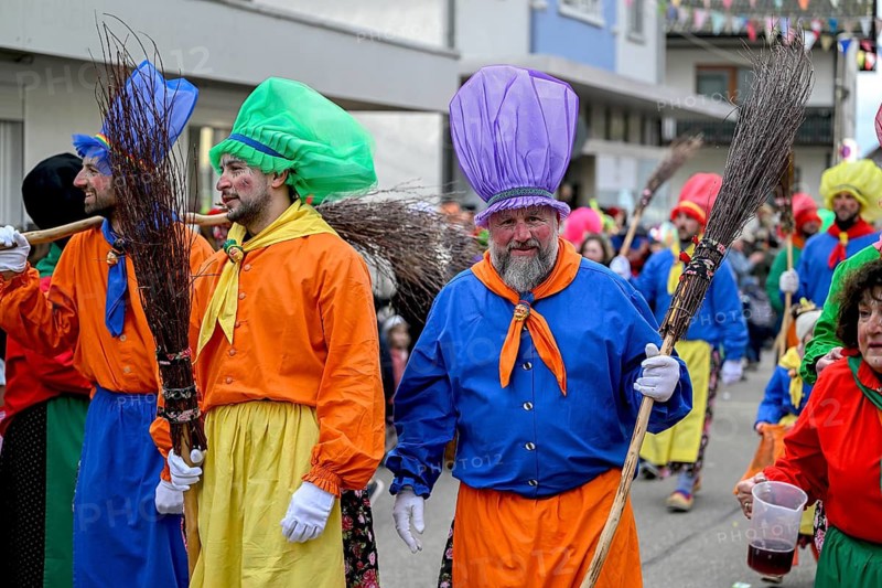 Kappler witches, traditional dance and parade group, on the carnival parade, Kappelrodeck, Ortenaukreis, Baden-Württemberg, Germany