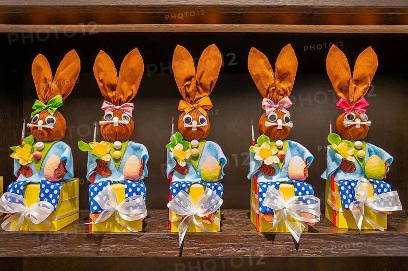 Easter decoration in the shop, Easter, Easter bunny, candy, decoration, Düsseldorf, North Rhine-Westphalia, Germany