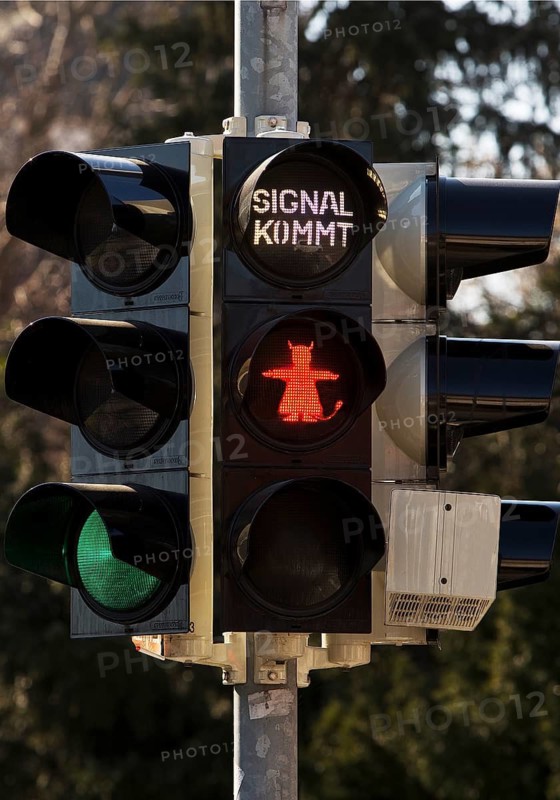 Pedestrian traffic light with red devil figure, devil traffic light, Wernigerode, Harz, Saxony-Anhalt, Germany