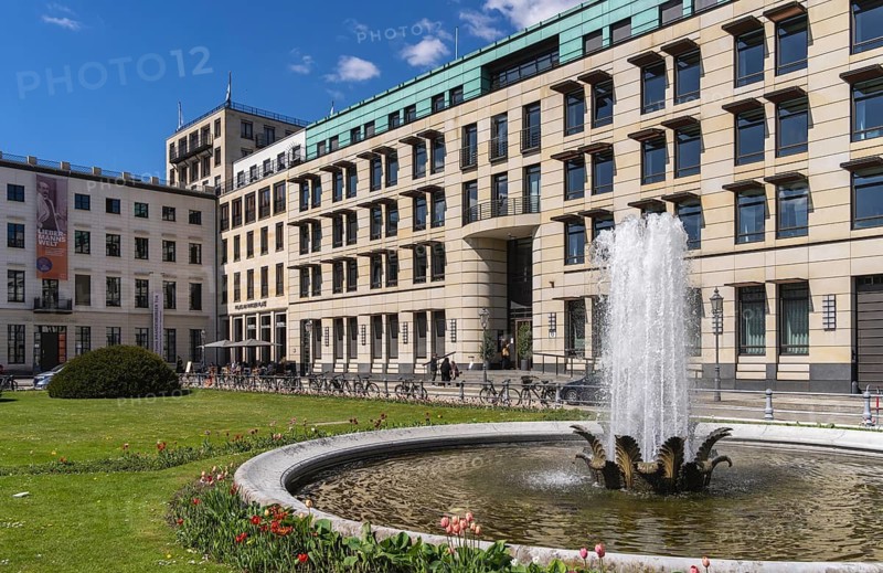Fountain on Pariser Platz with Max Liebermann House and Allianz branch in the background, Berlin, Germany