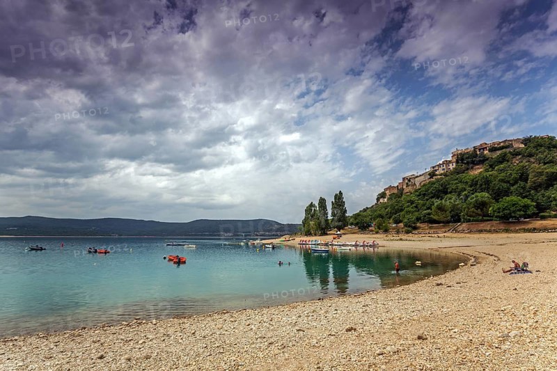 Beach in Sainte Croix du Verdon, Lac de Sainte-Croix, Provence-Alpes-Côte d'Azur, Provence, France