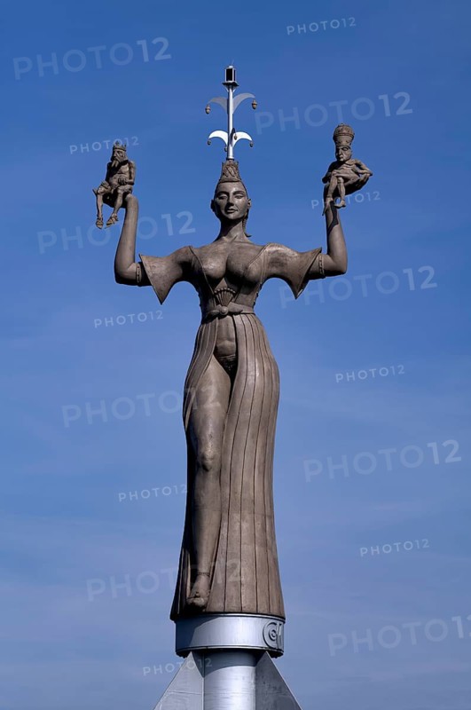 Imperia statue, in her right hand a king with crown and orb, in her left hand a man with papal tiara, designed by Peter Link, harbour, Lake Constance, Constance, Baden-Württemberg, Germany