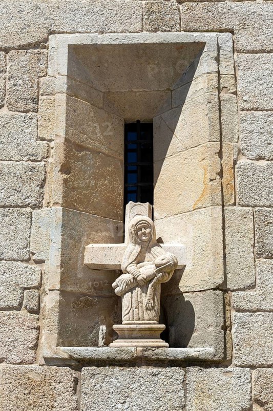 Madonna and baby Jesus Christ sculpture, São Gonçalo church, Amarante, Portugal