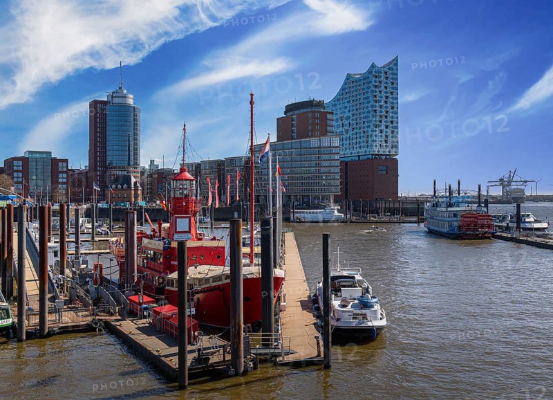View from the piers to the Elbe Philharmonic Hall and the office buildings in Speicherstadt, Hamburg, Germany