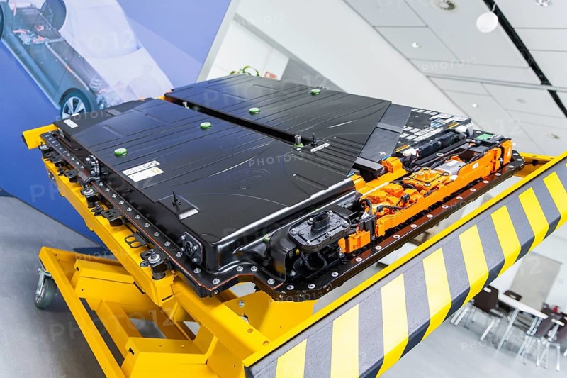 Mercedes-Benz subsidiary ACCUMOTIVE is setting a major milestone in Kamenz with the series production of the latest generation of Mercedes-Benz traction batteries for the all-electric CLA. EB 580 all-electric traction batteries for the Mercedes-Benz CLA are manufactured here, Kamenz, Saxony, Germany