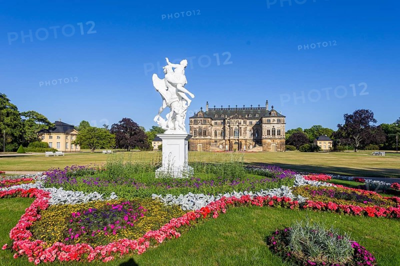 Sculpture in the Great Garden. Copy of, Time robs beauty, . The work of sculptor Andreas Klein began in 2019 in Potsdam, where the baroque sculpture group was made from a block of Italian marble. The original was created in 1689 by the Italian sculptor Pietro Balestra, Dresden, Saxony, Germany