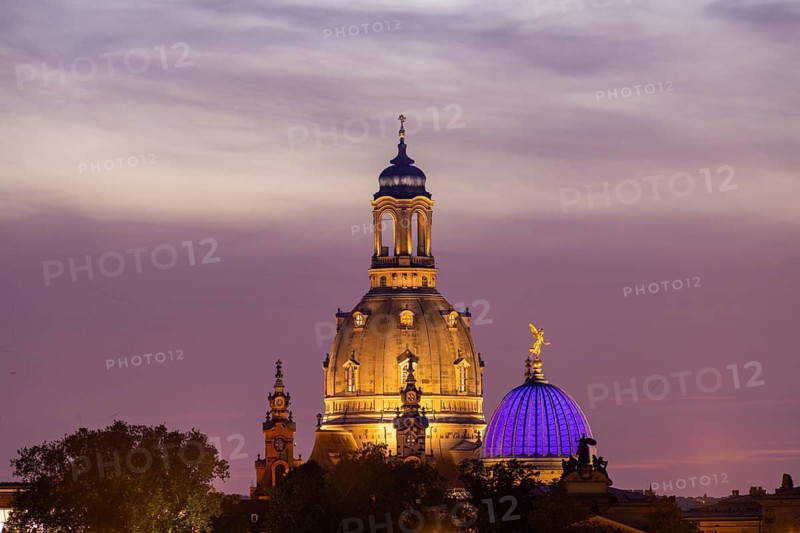 The historic old town of Dresden with the Church of Our Lady and the dome with the Fama, Dresden silhouette in the evening, Dresden, Saxony, Germany
