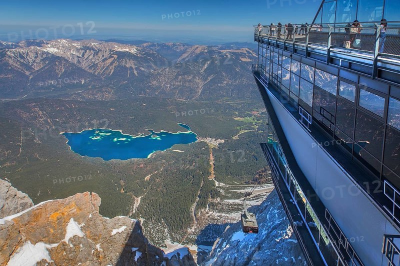 Viewing terrace on the Zugspitze summit 2962m with view of Lake Eibsee lake, Garmisch-Partenkirchen, Loisachtal, Werdenfelser Land, Upper Bavaria, Bavaria, Germany