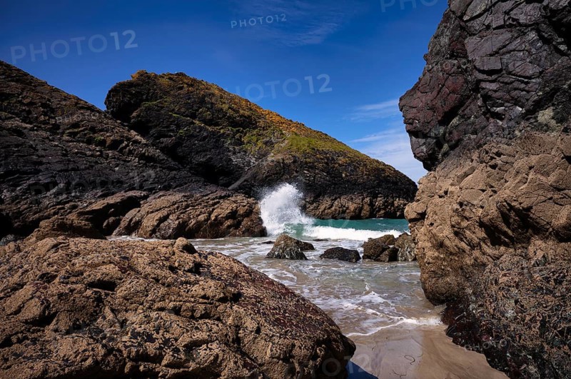 Surf, coastal landscape, coast, rock formations, rocks, sandy beach, beach, sea, Kynance Cove, Mount's Bay, Lizard Peninsula, peninsula, Cornwall, England, Great Britain, Great Britain