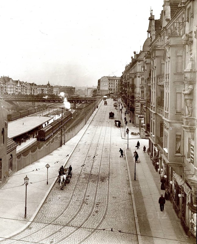 Berlin, Schöneberg, Schöneberg light rail and suburb station, Ebersstr., station building, historic city street with tracks and carriages, flanked by buildings, Oskar Sparke, 1908