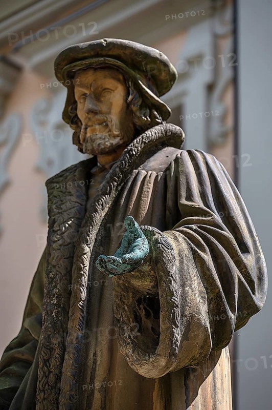 Detail, green, naturally colored patina of the hand of the bronze statue of humanist Melanchton, unveiled in 1826, stands in front of Melanchton Gymnasium, Egidienplatz, Nuremberg, Middle Franconia, Bavaria, Germany