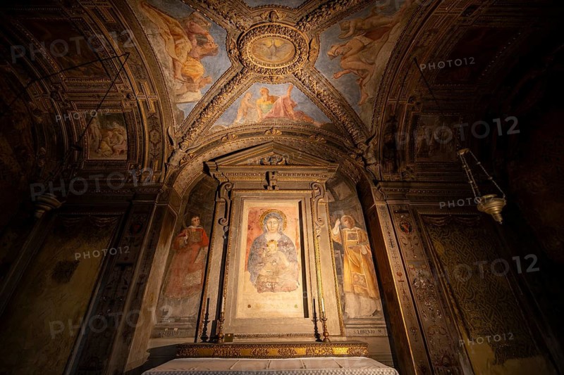 Painting of Saint Mary with Infant Jesus, Basilica Santuario Santo Stefano complex, Sette Chiese complex, old town, Bologna, Emilia Romagna, Italy