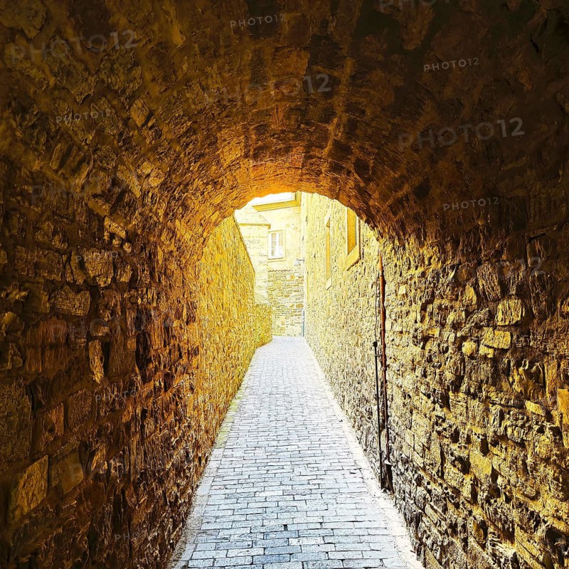 Hexengang, also known as Klapperhagen, a narrow and dark alley at the cathedral, Osnabrück, Lower Saxony, Germany