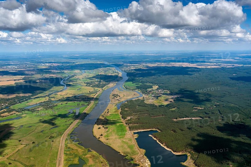 Europe, Germany, Poland, border, federal border, Brandenburg, aerial photos, Uckermark, Oder Valley, Lower Oder Valley, Piasek, river, Cumulus, landscape, flooded areas, nature, sky, summer, forest, river, field, water
