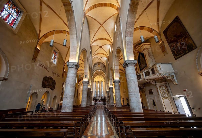 Interior view, Duomo di Santa Maria Assunta church, Gemona del Friuli, Friuli-Venezia Giulia, Italy