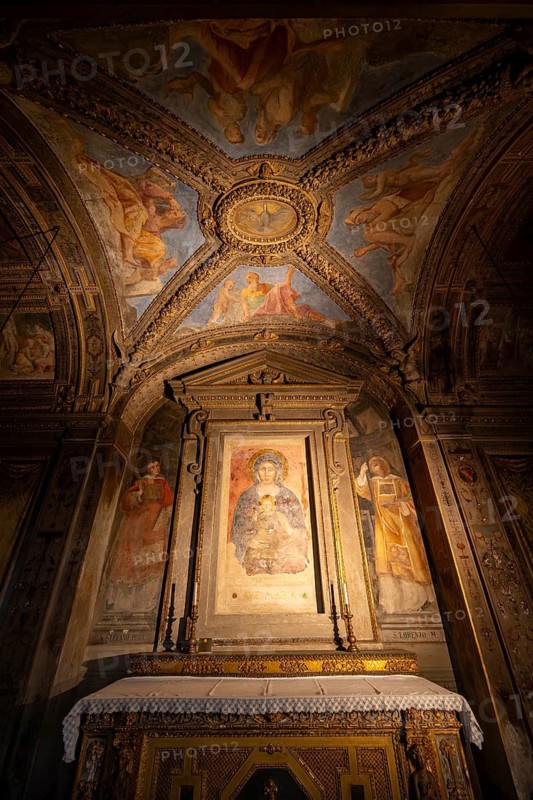 Painting of Saint Mary with Infant Jesus, Basilica Santuario Santo Stefano complex, Sette Chiese complex, old town, Bologna, Emilia Romagna, Italy