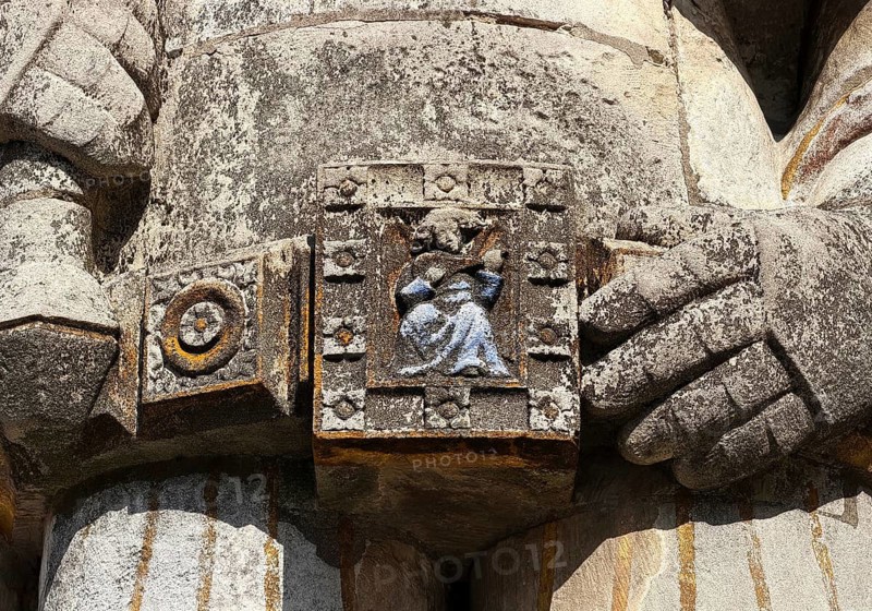 Roland of Bremen with an angel on a belt buckle, which is said to testify to the heavenly mission in Christian struggle, Bremen, Germany