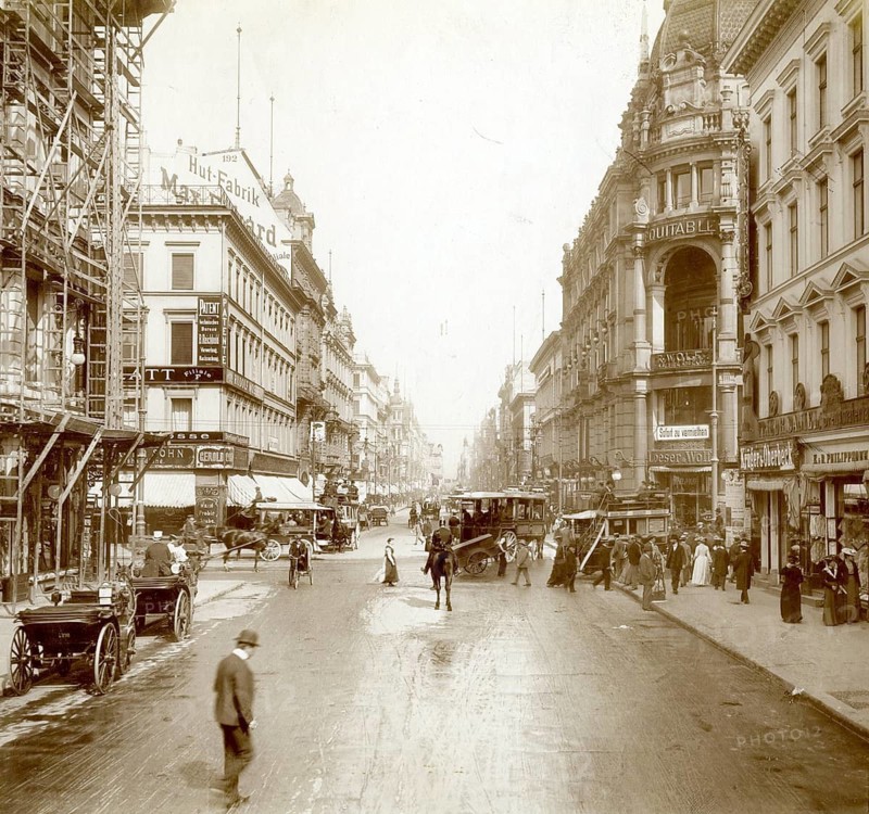 Berlin, Mitte, Friedrichstr., right Equitable Palace, Friedrichstraße 59/60, corner of Leipziger Straße 100-102, Café Kerkau, busy street in a historic city with carriages, pedestrians and impressive buildings, Oskar Sparke, around 1908