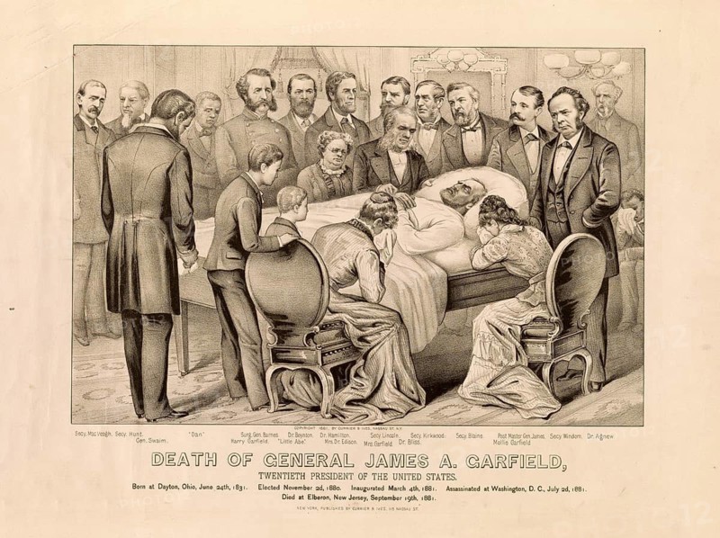 Death of James A. Garfield, 20th President of the United States, on his deathbed surrounded by his family and doctors, September 19, 1881. He succumbed to the consequences of an assassination attempt on July 2, 1881 and subsequent infections due to improper medical treatment, American history, authentic, digitally restored reproduction in high resolution from a 19th-century original, exact date of presentation unknown, historical