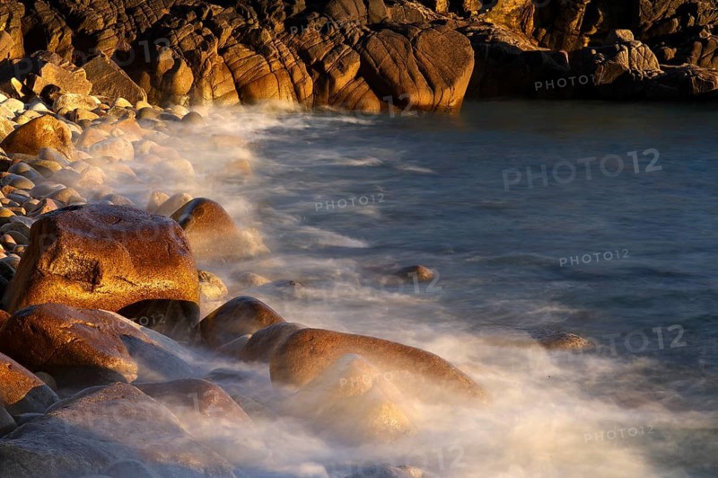 Stones, pebbles, pebbles, washed by water, waves, spray, motion effect, long exposure, evening light, Cot Valley Beach, Porth Nanven, also beach of dinosaur eggs, coast, St Just in Penwith, Cornwall, England, Great Britain, Great Britain